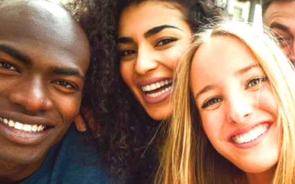 Alares lanza su plan social de Salud Bucodental