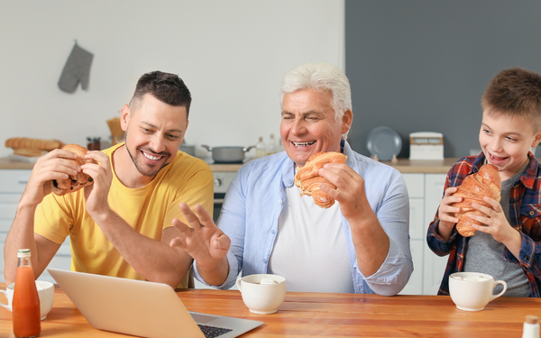 Vivofácil crea dos manuales para la Generación sénior y Generación sándwich