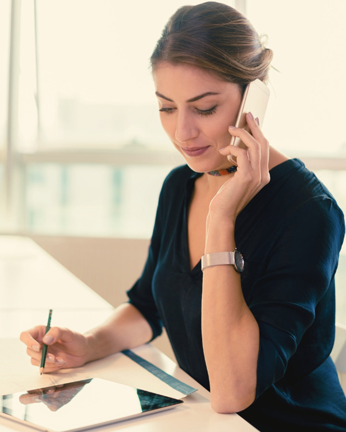 Asistente personal para gestiones y trámites telefónicos con Vivofácil
