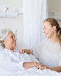 Atención personalizada para personas mayores y dependientes en casa o hospital