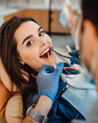 Consulta dental en una red de clínicas con ventajas para toda la familia
