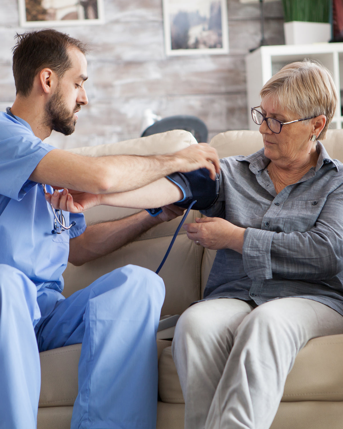 Enfermería a domicilio con cuidados profesionales de salud en Vivofácil