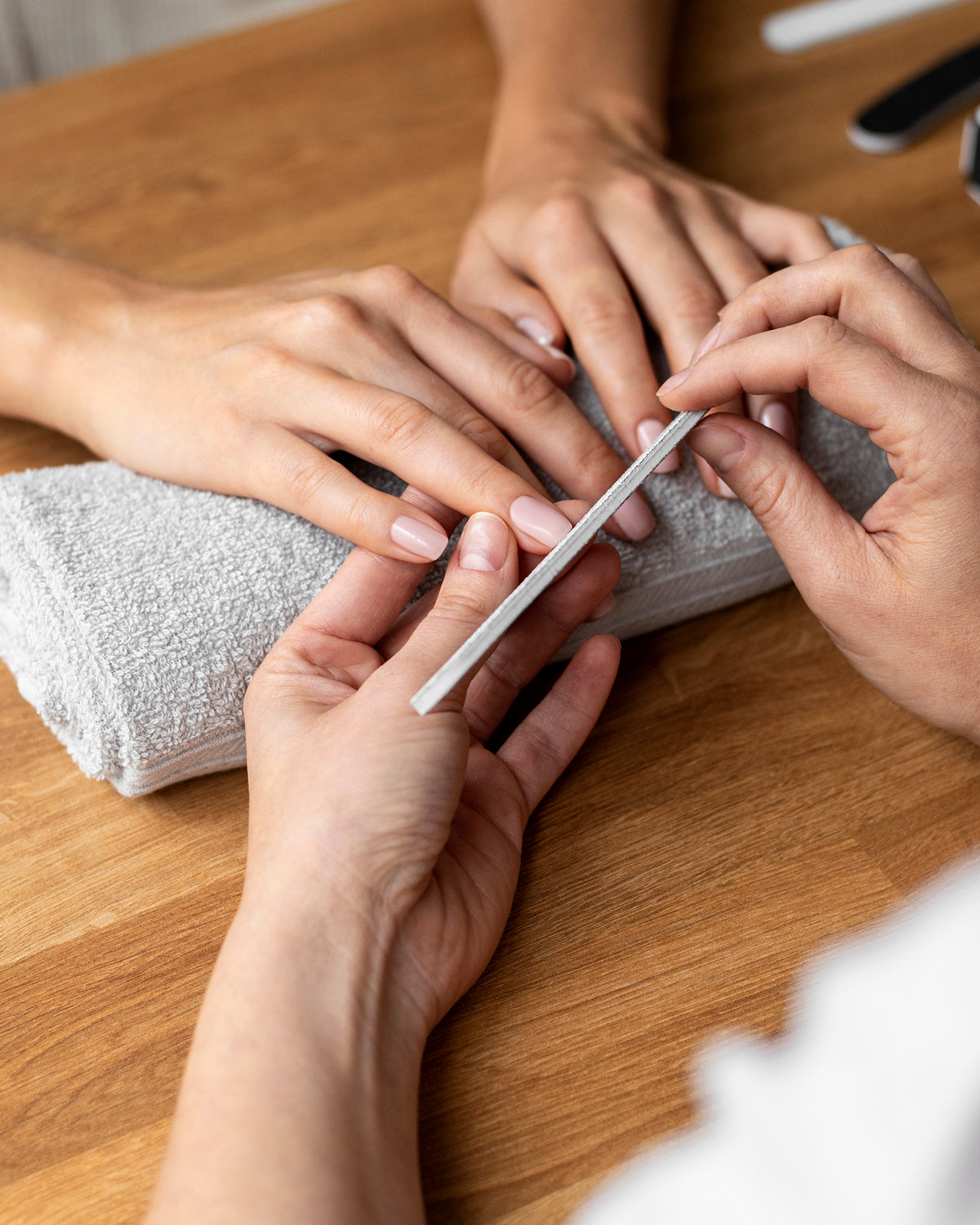 servicio de estética a domicilio para lucir unas manos cuidadas
